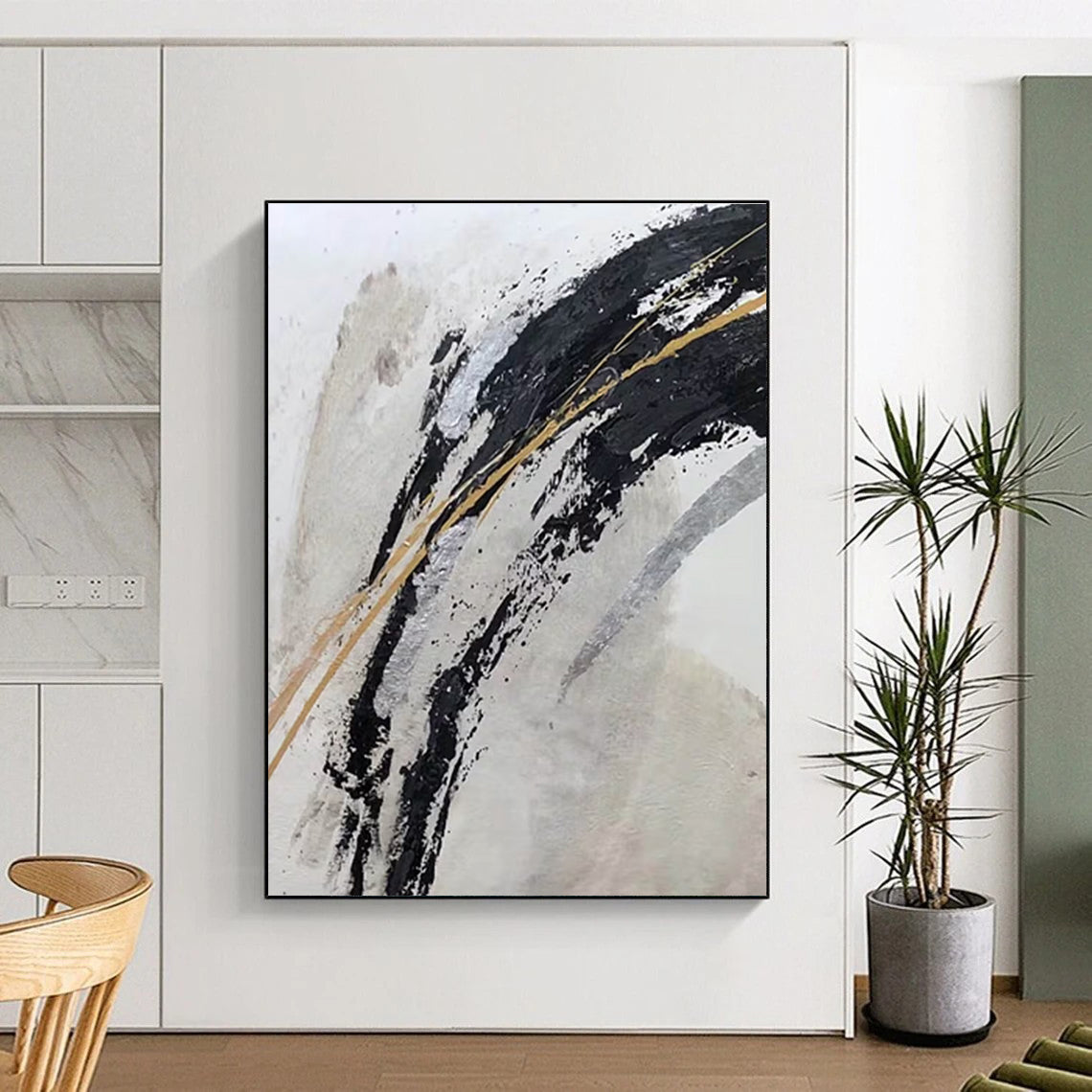 Luxurious Black - Gold Abstract Strokes Painting for Opulent Spaces HENG249